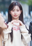엔믹스 해원 귀여운 손하트[★포토]
