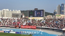 힘을 내라 서울 극적 잔류 뒤에 1200여 원정 수호신 있었다 [★현장]