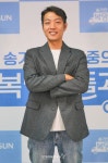 포즈 취하는 복덩이들고 이승훈 CP[★포토]