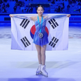 '韓피겨 기대주' 신지아, 주니어GP 은메달... 김연아 이후 17년 만