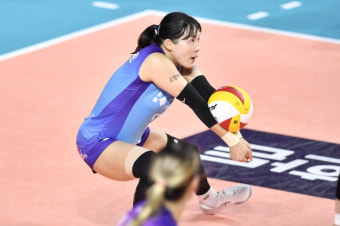 김연경도 감탄한 '엄마 파워'... 김해란은 그렇게 여자배구 희망이 된다