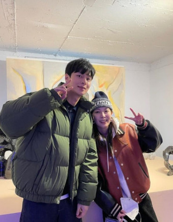 보아, 김충재와 다정한 투샷.. 설레는 '심쿵' 키 차이 [스타IN]