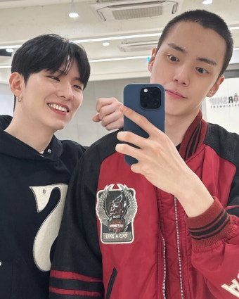 '입대 'D-1' 몬스타엑스 민혁, 까까머리 인증..기현 '함박 웃음'