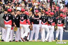 1:0→2:3→4:5→8:5→8:8→12:8 대혈투 KIA, 5년만 LG전 싹쓸이  5연승 고우석이 소크라테스에 스리런 맞고 무너졌다 [잠실 현장]