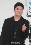 최자 결혼하는 날, 아내 얼굴 공개..소속사 대표 추모 후 새출발 [종합]