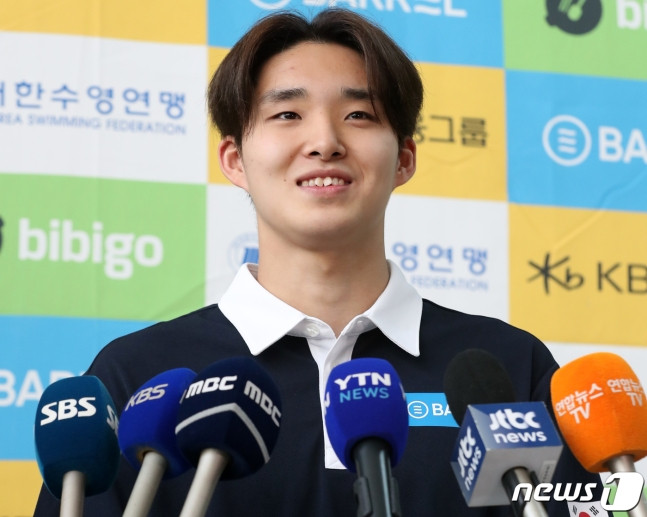 한국 수영계 800m멤버, 황선우-김우민 등이 찜통 버스 논란 후 호텔로 이동