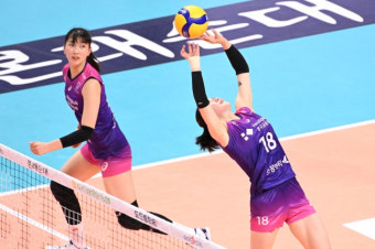 '정윤주 17점 폭발' 흥국생명, 태국 슈프림 잡고 기사회생... '1승 1패' GS와 결전 남았다 [KOVO컵]