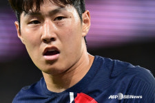 음바페 복귀→네이마르 이탈 PSG 급변화, 이강인에 호재 전망... 佛 LEE, 중원 MF로 뛰면 창의성 더 빛날 수도