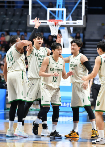 DB, '양궁 농구' 소노에 3점슛 18방으로 맞섰다! 개막전 21점차 완승 '로슨 더블더블 맹활약' [고양 현장]