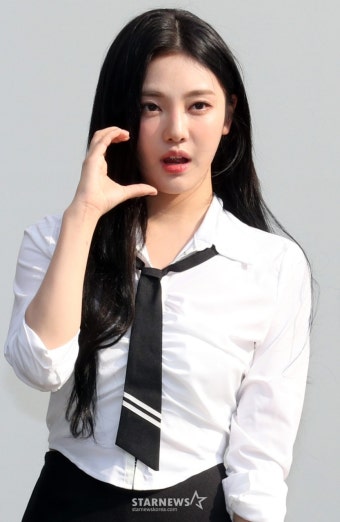 에스파 닝닝 '귀여운 볼하트'[포토]