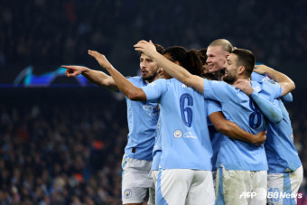 홀란 또 UCL 득점왕 오르나, 2연속 멀티골... 맨시티 4전 전승, '벌써 16강 확정' 영보이스에 3-0 완승