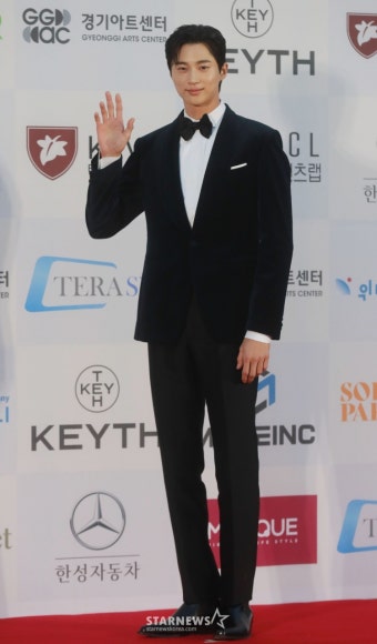 변우석 '완벽한 수트핏'[포토]