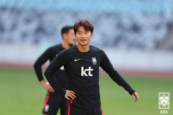 손흥민 美쳤다! 'PK 선제골-환상 헤더골' 멀티골 폭발 '이강인 AS'... 한국, 중국에 3-0 승리 '월드컵 예선 2연승'