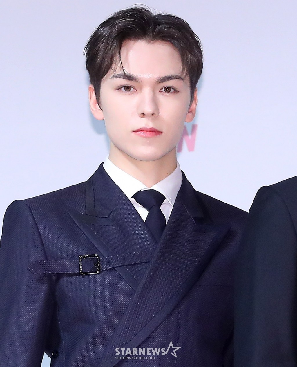 세븐틴, 800석 규모 공연장에서 시작해 7만 2000석 대형 공연장으로 성장한 9년 성장 서사 공개