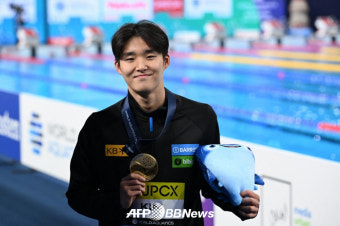 '파리 올림픽서 진짜 일낸다!' 김우민 괴력 金 세계 제패, 박태환 이후 13년만 자유형 400m 우승... 향후 신기록 깰까