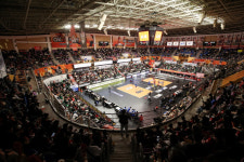 봄 배구 확정 OK금융그룹, 마지막 홈경기서 매진 사례 시즌 2번째 겹경사