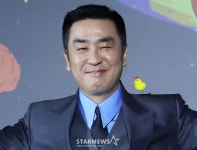 해생찬닭사랑 | 류승룡 '사랑해요 닭'[★포토]
