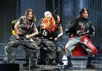 영파씨 'XXL 컴백 무대'[포토]