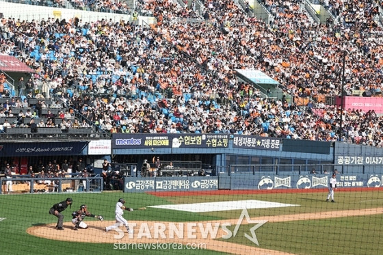 한화 이글스, 33년 만에 전반기 1위 차지…KBO리그 흥행의 주역