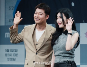전현무-이해리 '송스틸러, 기대하세요'[포토]