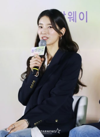 수지 '원더랜드, 믿고 보세요'[포토]