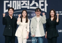 진선규-한혜진-장항준-박선영 '더 매직스타 화이팅'[포토]