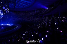 돌아오 진 실내체육관 가득 메운 아미들[★포토]