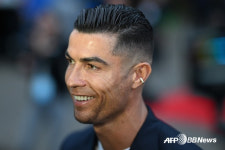 유로 득점왕 준비 호날두 인스타·틱톡 모두 하지 마 젊은 선수에 명령... 자기관리 넘어 남관리도 확실!