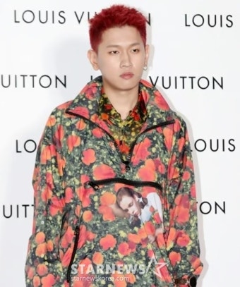 크러쉬, 디스크 수술로 활동 잠정 중단 