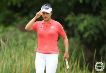 '연장 또 연장' 4번째 승부 끝 박현경이 웃었다, 윤이나 잡고 시즌 2승 달성 [KLPGA]