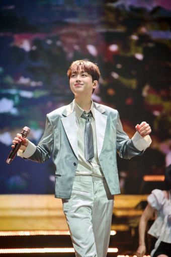 이찬원, 7천명 팬들과 '찬가' 인천 콘서트 성료..