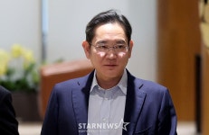 이재용 회장, 수원 삼성전기 찾아 임직원 격려...신사업 개발 성공하세요