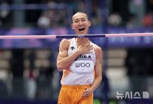 우상혁 짜릿한 포효! 사상 첫 메달 보인다→높이뛰기 결선 진출... 예선 공동 3위