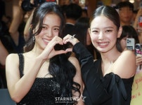 블랙핑크 지수-제니 완벽한 손하트[★포토]
