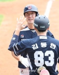 [포토] 김재호 이쯤 되면 굳히기 솔로포