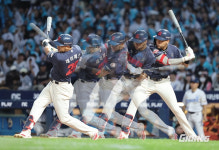 KBO 43년史 다시 썼다! 레이예스 202번째 안타 폭발→서건창 10년 기록 깼다! 마지막날 극적 달성 [창원 현장]