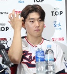 [포토] 김도영 가지런한 헤어 정리