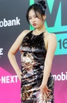 비비, 걸그룹 멤버에 기습 뽀뽀 당했다 내 동생 나경이[MMA 2024]