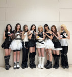 유니스, 2024 시상식 트로피만 12개..韓문화연예대상 K팝상 수상