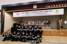 와 LG 오지환 클래스 보소, 이 영하 혹한 속 날씨에... 절친 후배 3명과 잊지 못할 추억 안기다 훈훈 [논현동 현장]