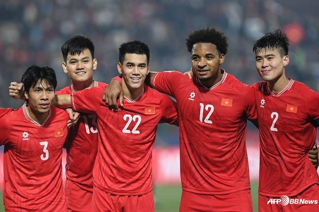 김상식 감독, 베트남 U23 대표팀으로 연속 우승! 동남아시아 축구대회 향한 새로운 도전!