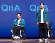 '낙상사고로 전신마비' 박위, 일어섰다..송지은 