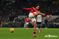 토트넘에 35년 만에 싹쓸이 치욕 맨유 아모림 감독, 3개월 만에 경질설 제기