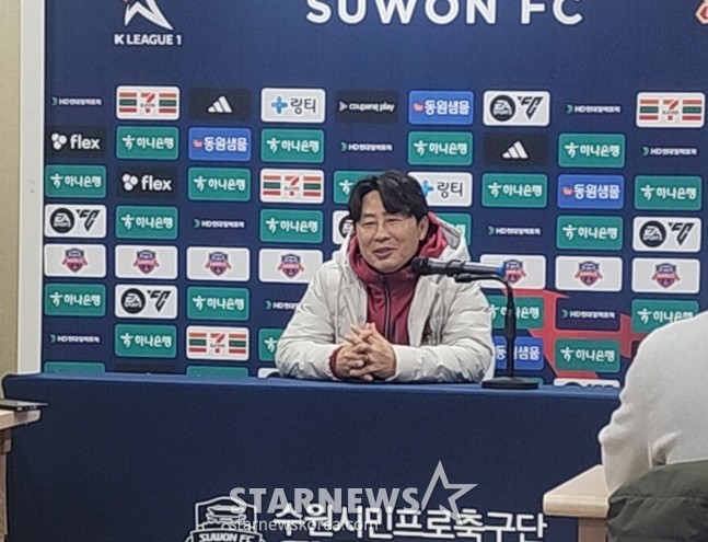 김기동 감독, 선수들에게 박지성처럼 뛰어달라고 지시하며 바르셀로나와의 경기에서 패배 후도 팀의 성장을 강조<Response>