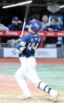 [포토]등짝스매싱...0.1초전