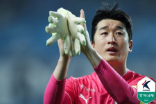 야, 그만 버티자고 했는데→결국 와르르... 대전 웃픈 현실 에이스가 GK 이창근 [수원 현장]