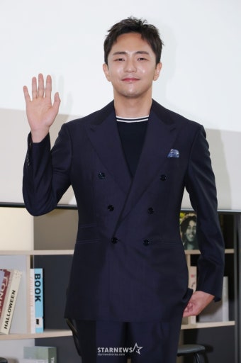 '토니상 6관왕' 어쩌면 해피엔딩 박천휴 작가[포토]