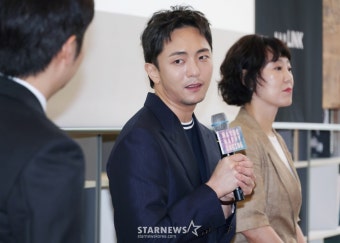 토니상 6관왕 '어쩌면 해피엔딩' 박천휴 작가 