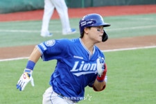 [포토]'김광현 상대로 2타점 적시타' 박승규
