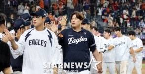 한화 33년 전 역사를 소환하다니 '대단하네', 사령탑 김경문 감독은 